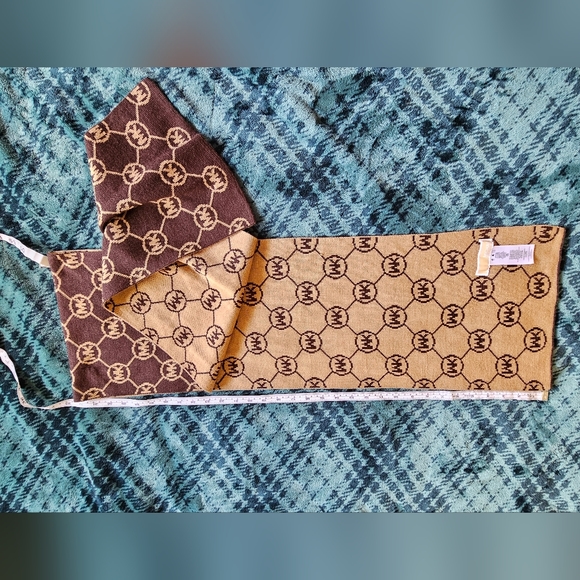 Michael Kors double sided scarf - Picture 4 of 4